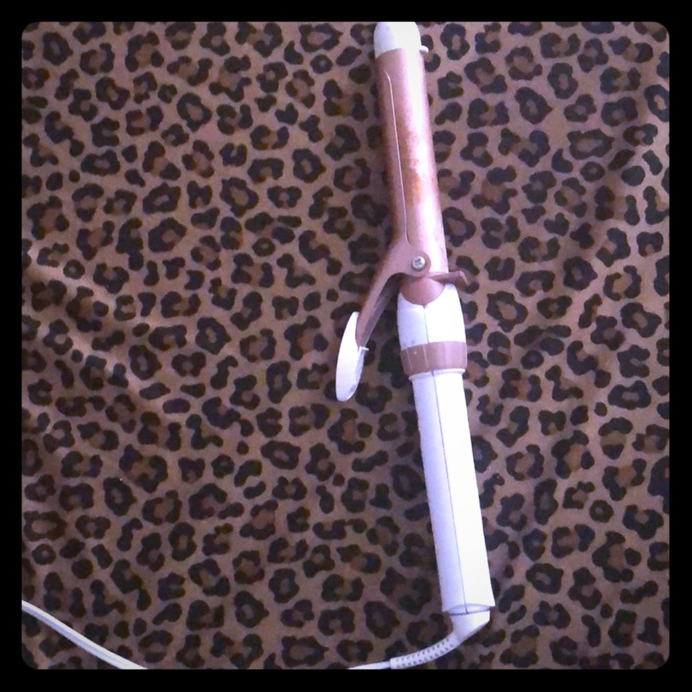 A conair curling iron